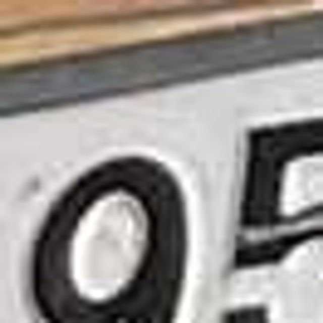 952