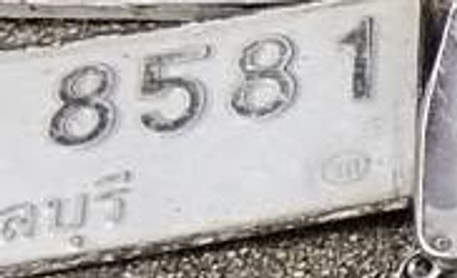8581