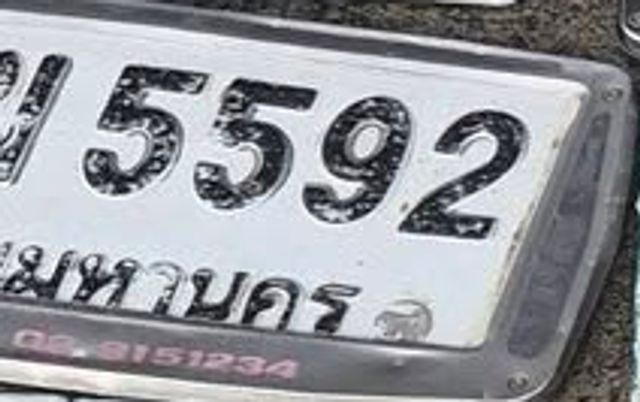 5592