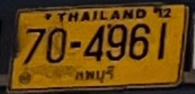 704961
